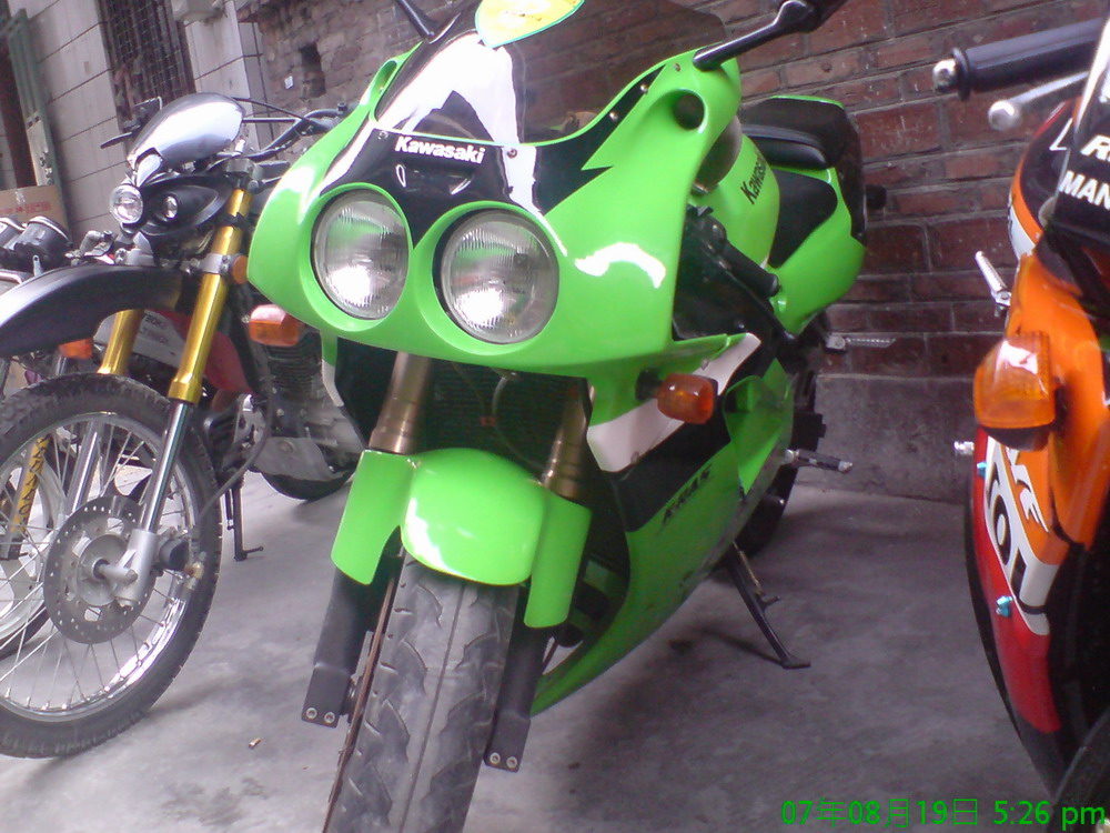 广州出售RVF--ZXR750,