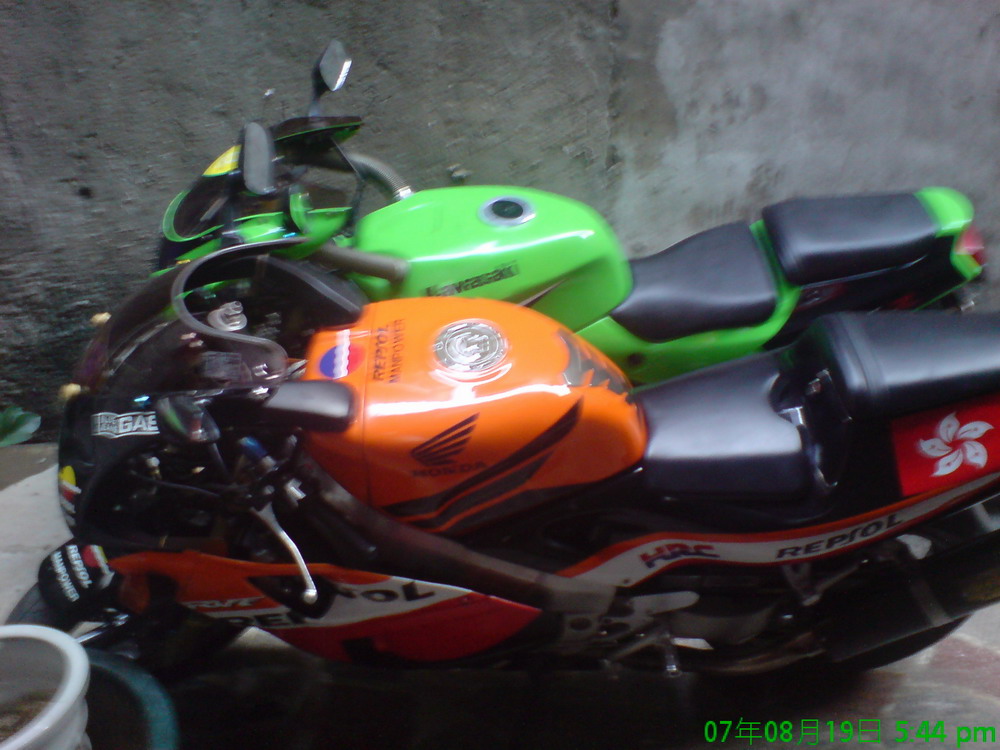 广州出售RVF--ZXR750,