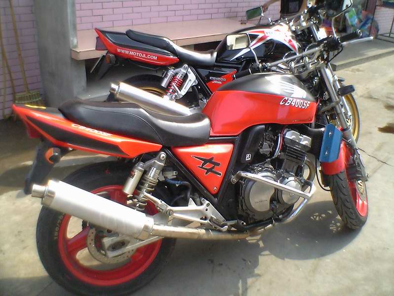 江门代友出售超精神94CB400一台11000可小刀