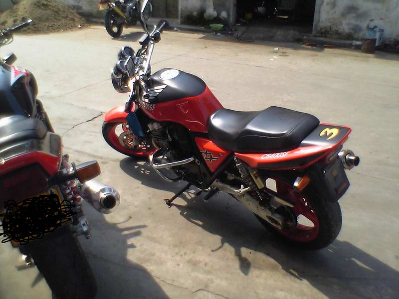 江门代友出售超精神94CB400一台11000可小刀