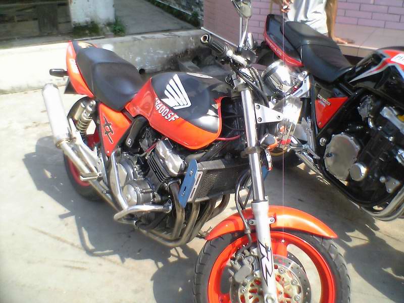江门代友出售超精神94CB400一台11000可小刀