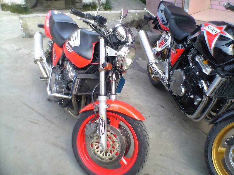 江门代友出售超精神94CB400一台11000可小刀
