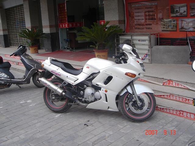 安徽16500转让一台02年的ZZR400