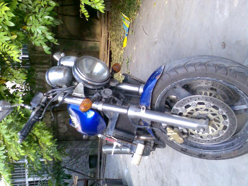 东莞代友出售CB400两台，其中一台有牌