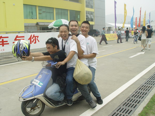 -------赛场外的乐事-------