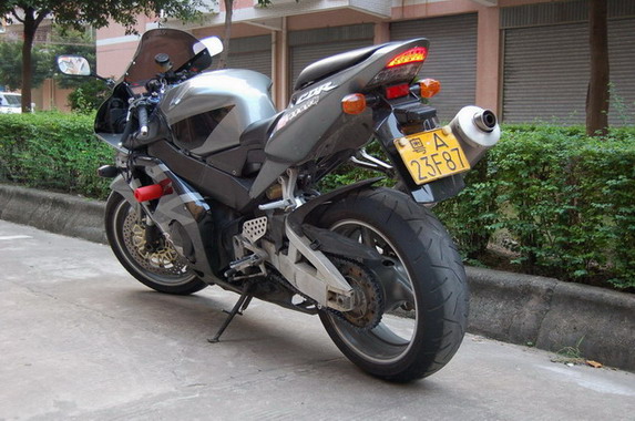 佛山三水48000出售02欧版CBR954.