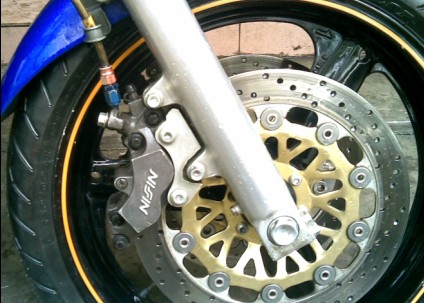 佛山高明出售超精神CB400一台~~