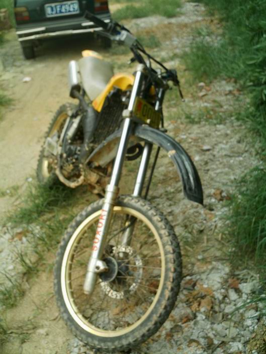 台山代友出售两台车,Honda CBR 22  和 Suzuki  HR250 两冲爬鸡
