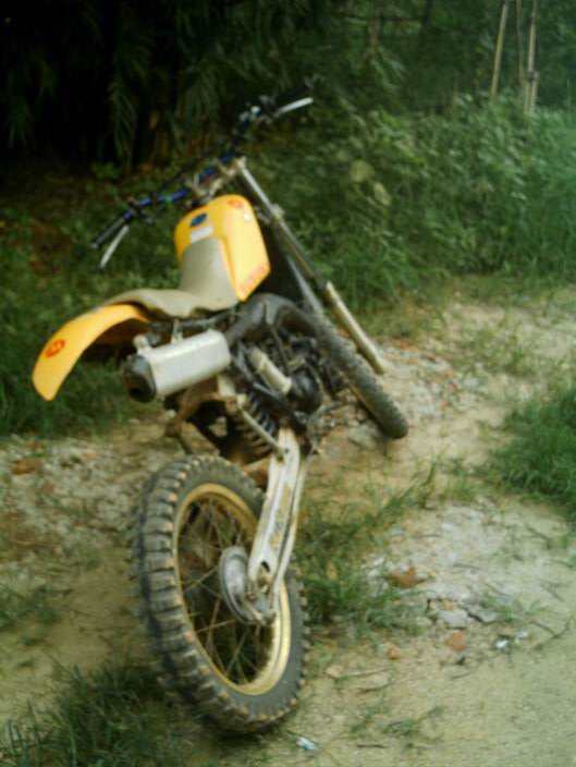 台山代友出售两台车,Honda CBR 22  和 Suzuki  HR250 两冲爬鸡