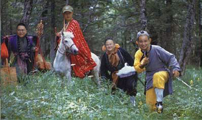 路上辛苦了..我们的偶像