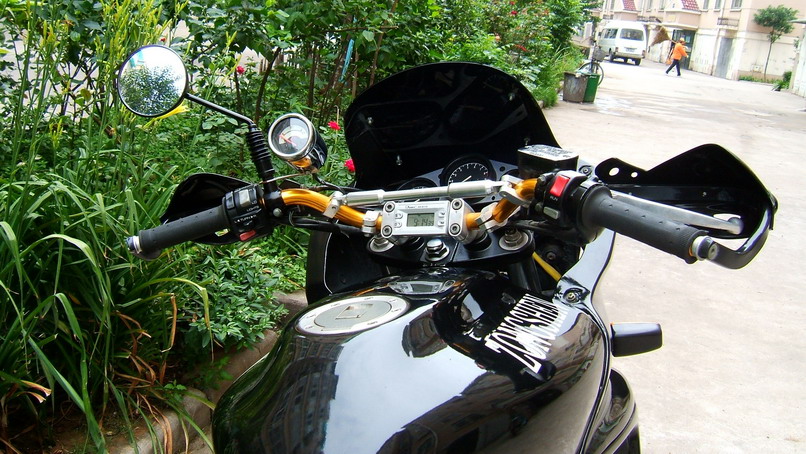 07年9月转让陆地之虎 YAMAHA TDM850，长途巡航最佳车型（最新实车数码照片）。
