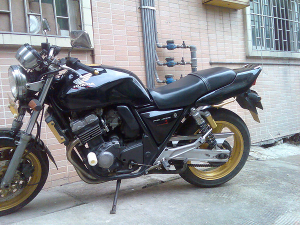 佛山三水区出售坚牌坚证要过户CB400一台12000