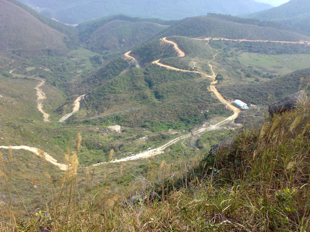 两个大男人到山上搞野！