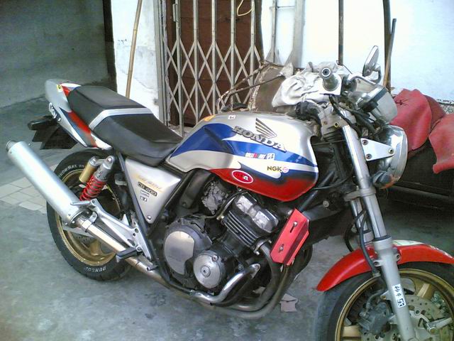 广州芳材本田 94CB 400cc 10000元