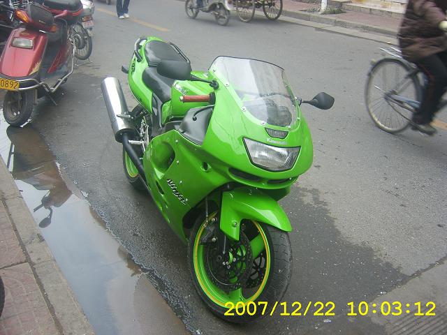[川崎KAWASAKI] ZX-9