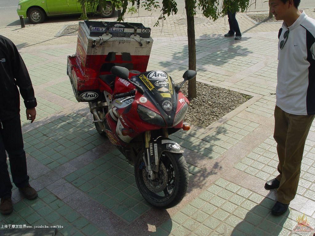 [转帖]用雅马哈R1跑遍全世界的强人!