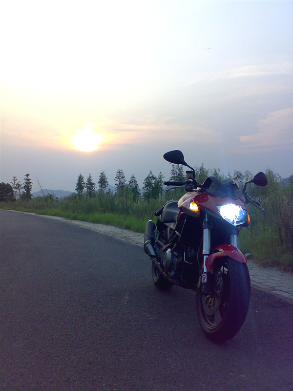 湖北38000售意大利 CAGIVA1000cc 猛禽