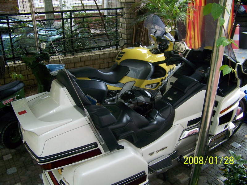 花都十万卖94GL1500, 99BMW K1200RS