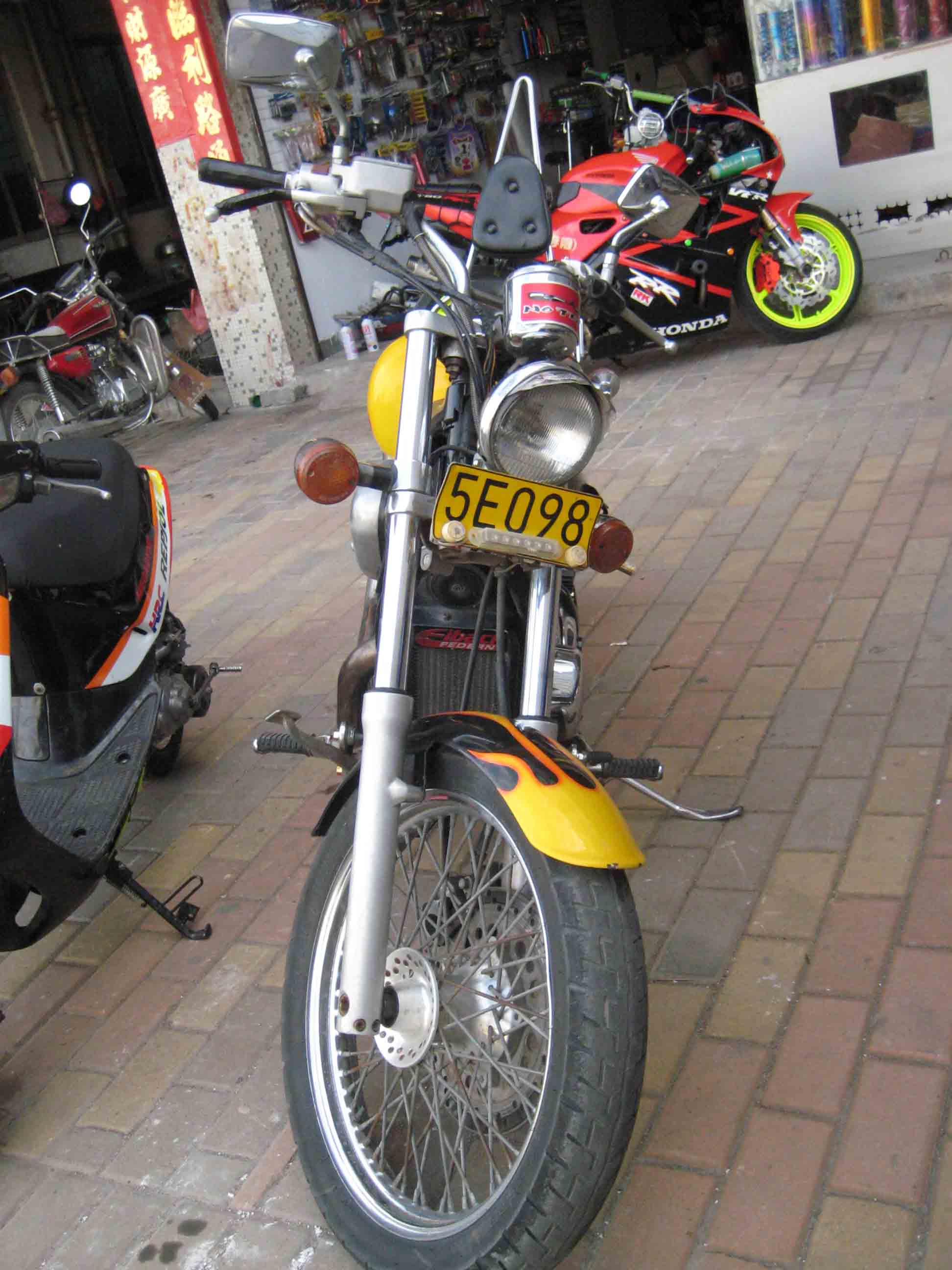 佛山三水出售本田铁马400CC 价钱8500