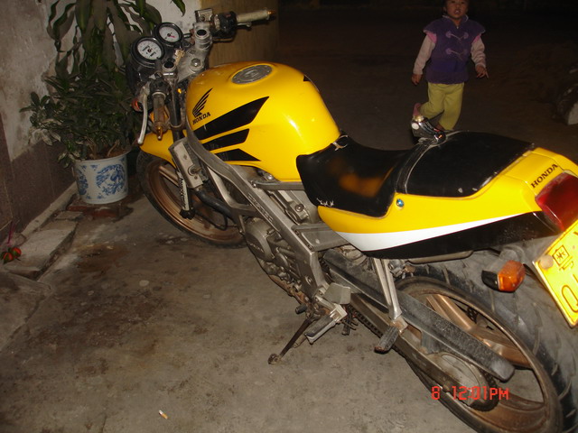 佛山大良代友出售CB400;和本田VT250各一台。