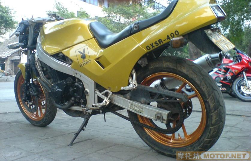 广西玉林出售08年全国首台狂改本田CB400价格12800..和铃木GXSR-400价格3500..