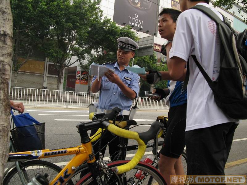 [原创]出动250CC大马力警车牛X吊车来整单车