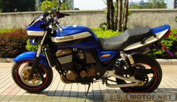 打算换四轮,广西柳州市卖辆05欧款ZRX1200R,因牌照审批被取消降价卖了33000