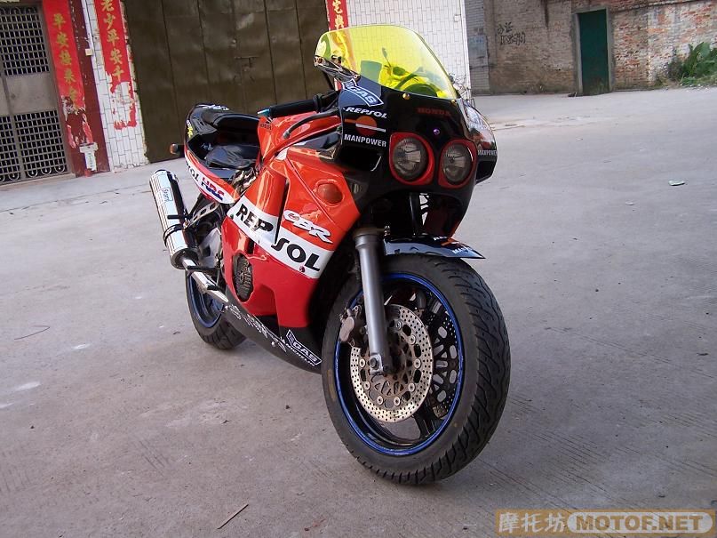 广东四会8800元出售CBR23.13800元出售FZ400各一台