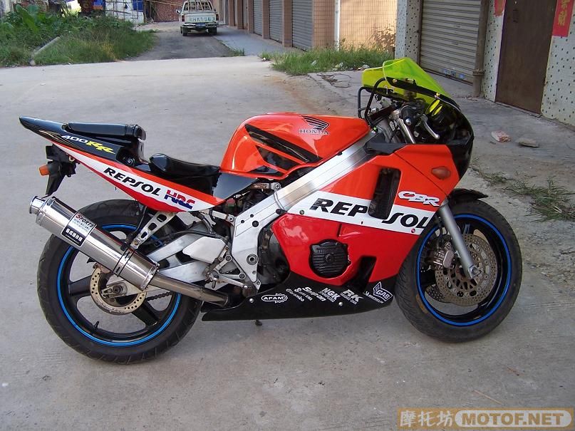 广东四会8800元出售CBR23.13800元出售FZ400各一台