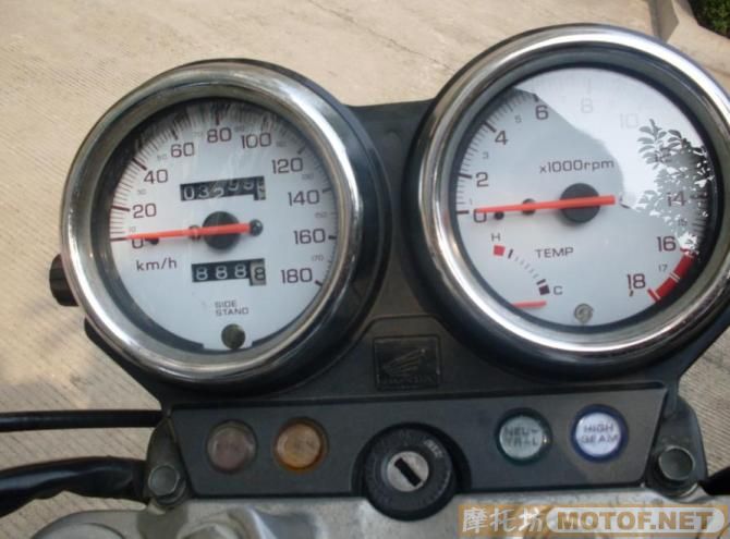 [原创]湖南湘潭12500元出售98年HONDA小黄蜂---物价一周