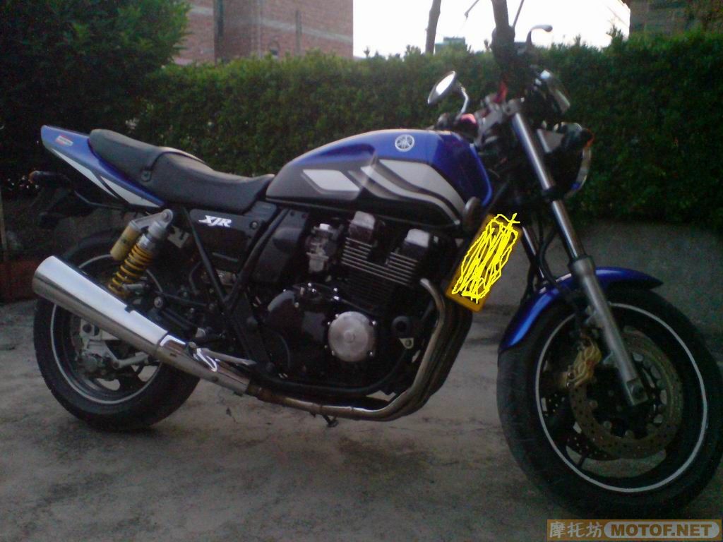 惠州出售两台车XJR400 02小黄蜂 打包价30000元
