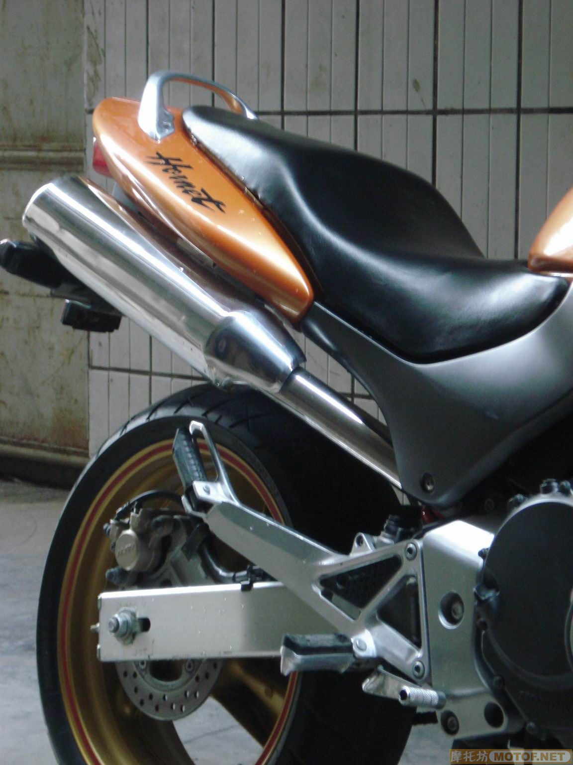 惠州出售两台车XJR400 02小黄蜂 打包价30000元