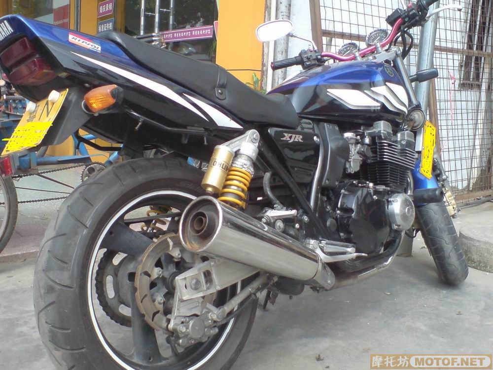 惠州出售两台车XJR400 02小黄蜂 打包价30000元