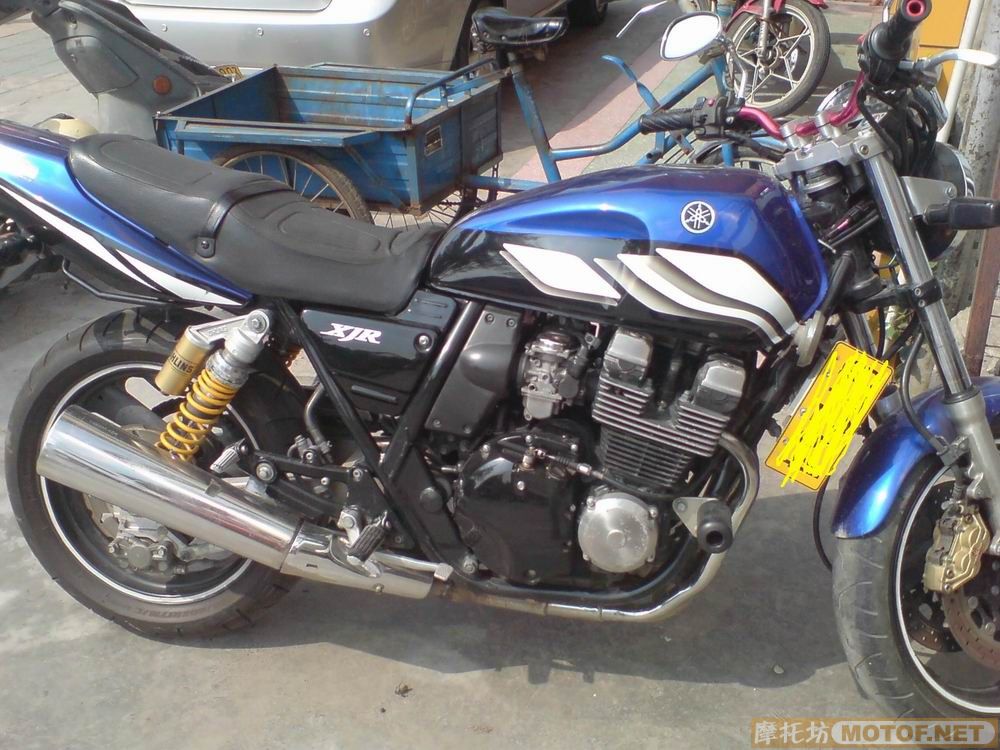惠州出售两台车XJR400 02小黄蜂 打包价30000元