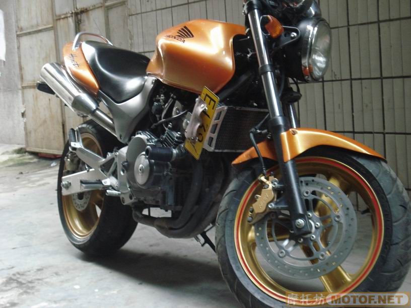 惠州出售两台车XJR400 02小黄蜂 打包价30000元