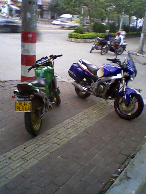 广东省湛江出售两台车 FOX 600CC  9500元    川奇250CC 5300元