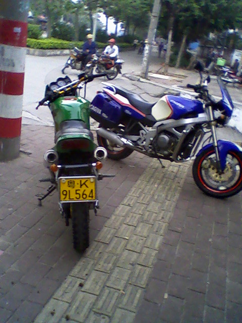 广东省湛江出售两台车 FOX 600CC  9500元    川奇250CC 5300元