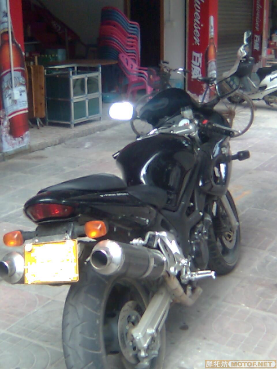 清远QY机车社33800出售01年的CBR929RR,,21800出售SV650~
