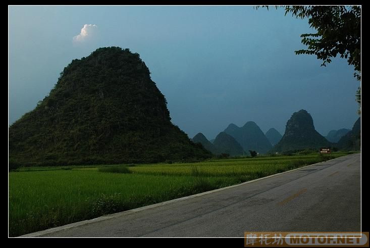 中秋团圆夜，千里走单骑，独享八桂景