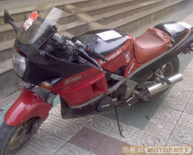 湘潭代友出售二台车，一台CB400，一台GPZ400