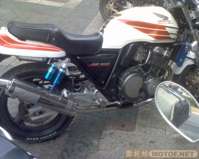 湘潭代友出售二台车，一台CB400，一台GPZ400