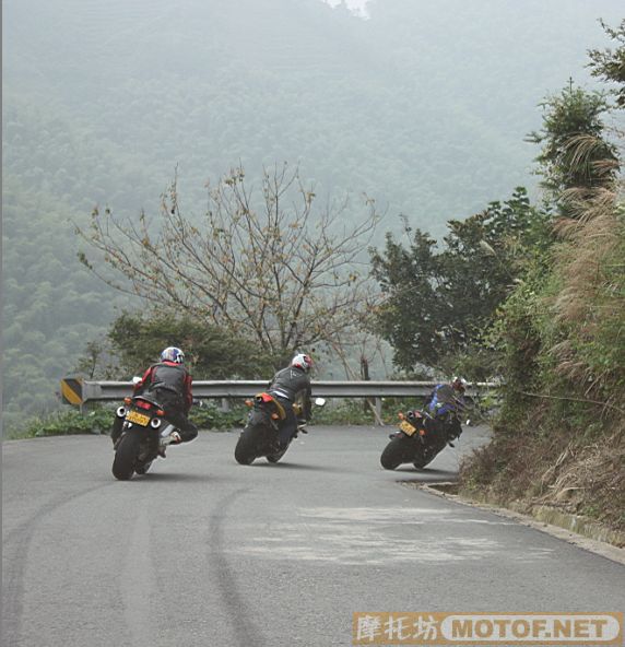 跑山路压压弯咯