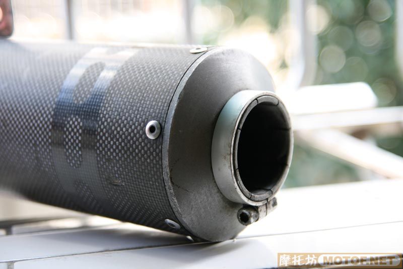 [出售] 碳纤排气尾段，适合250-400CC