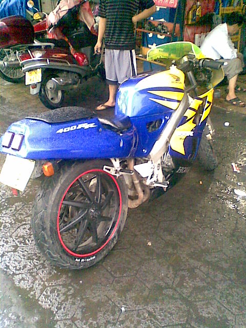 中山小榄代友8000$卖一台非常好的VFR400