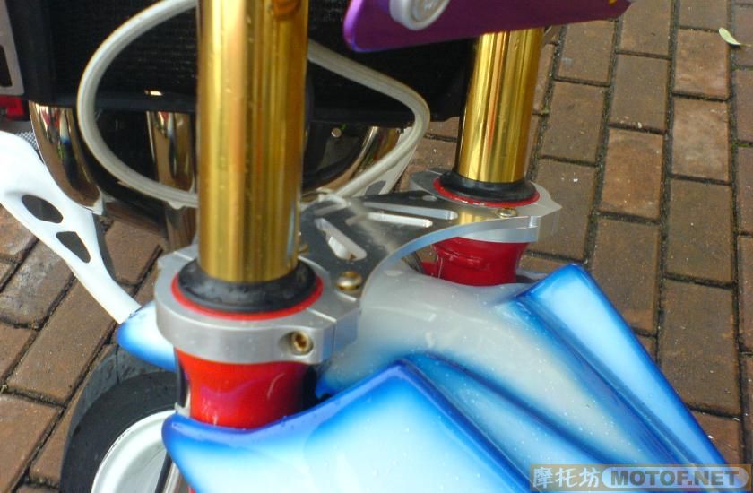 广西玉林出售08年全国首台狂改本田CB400价格12800..和铃木GXSR-400价格3500..