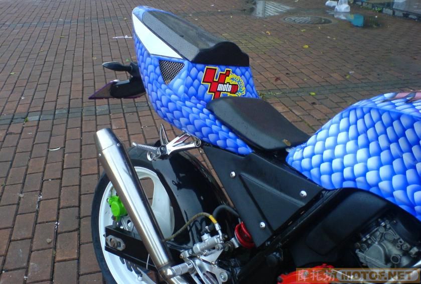 广西玉林出售08年全国首台狂改本田CB400价格12800..和铃木GXSR-400价格3500..