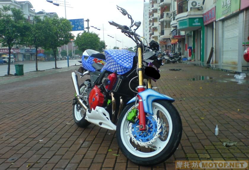 广西玉林出售08年全国首台狂改本田CB400价格12800..和铃木GXSR-400价格3500..