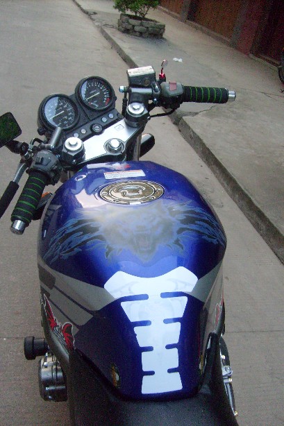 广西贵港市8500元出售96XJR400/8500出售CB-1