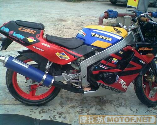 珠海低价出售CBR250 3500元
