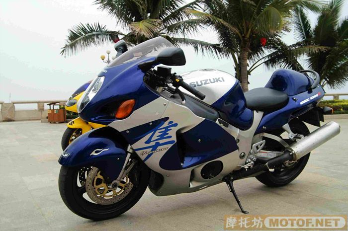 2万8出铃木隼GSX1300R。
